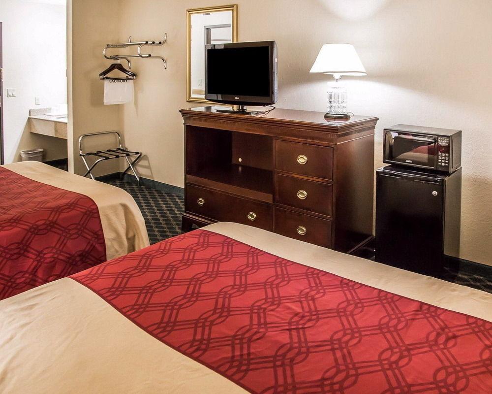 Econo Lodge Сидар-Рапидс Экстерьер фото