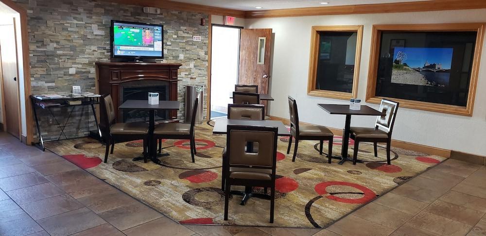 Econo Lodge Сидар-Рапидс Экстерьер фото