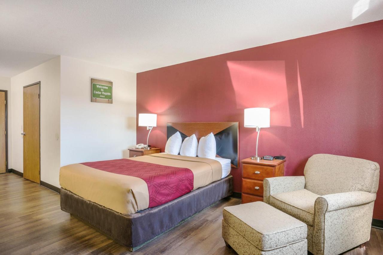 Econo Lodge Сидар-Рапидс Экстерьер фото