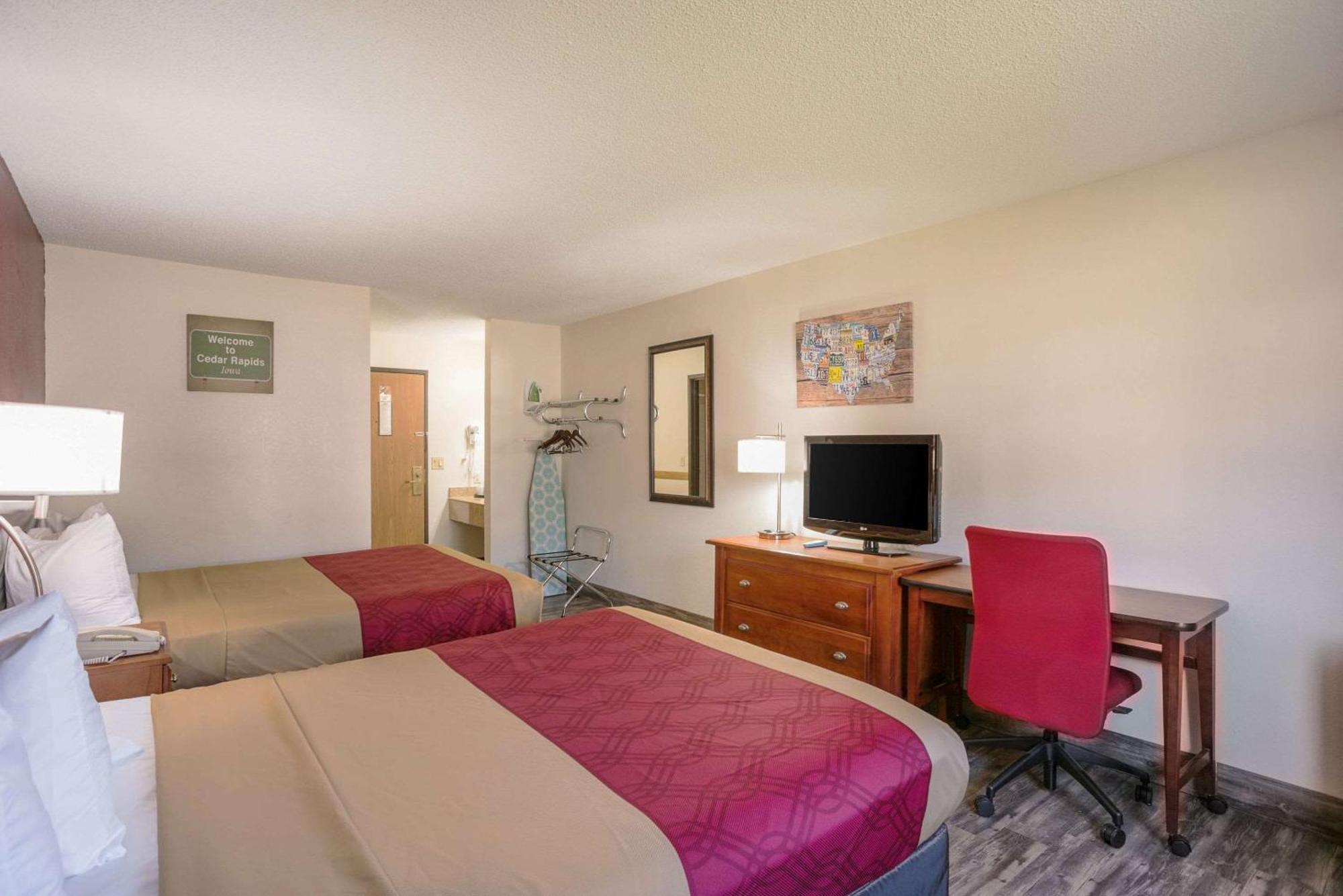 Econo Lodge Сидар-Рапидс Экстерьер фото