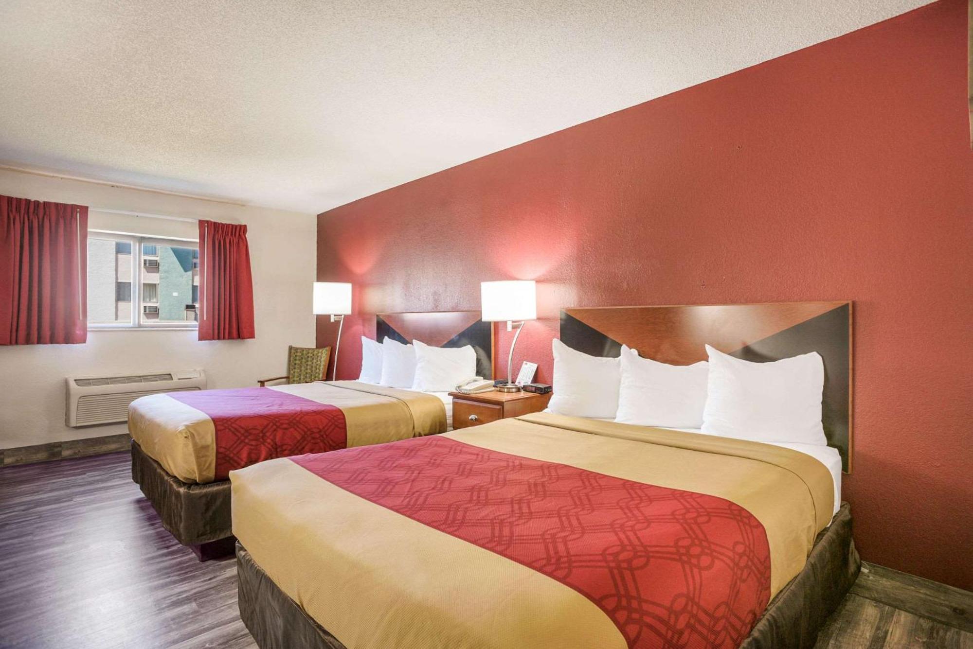 Econo Lodge Сидар-Рапидс Экстерьер фото