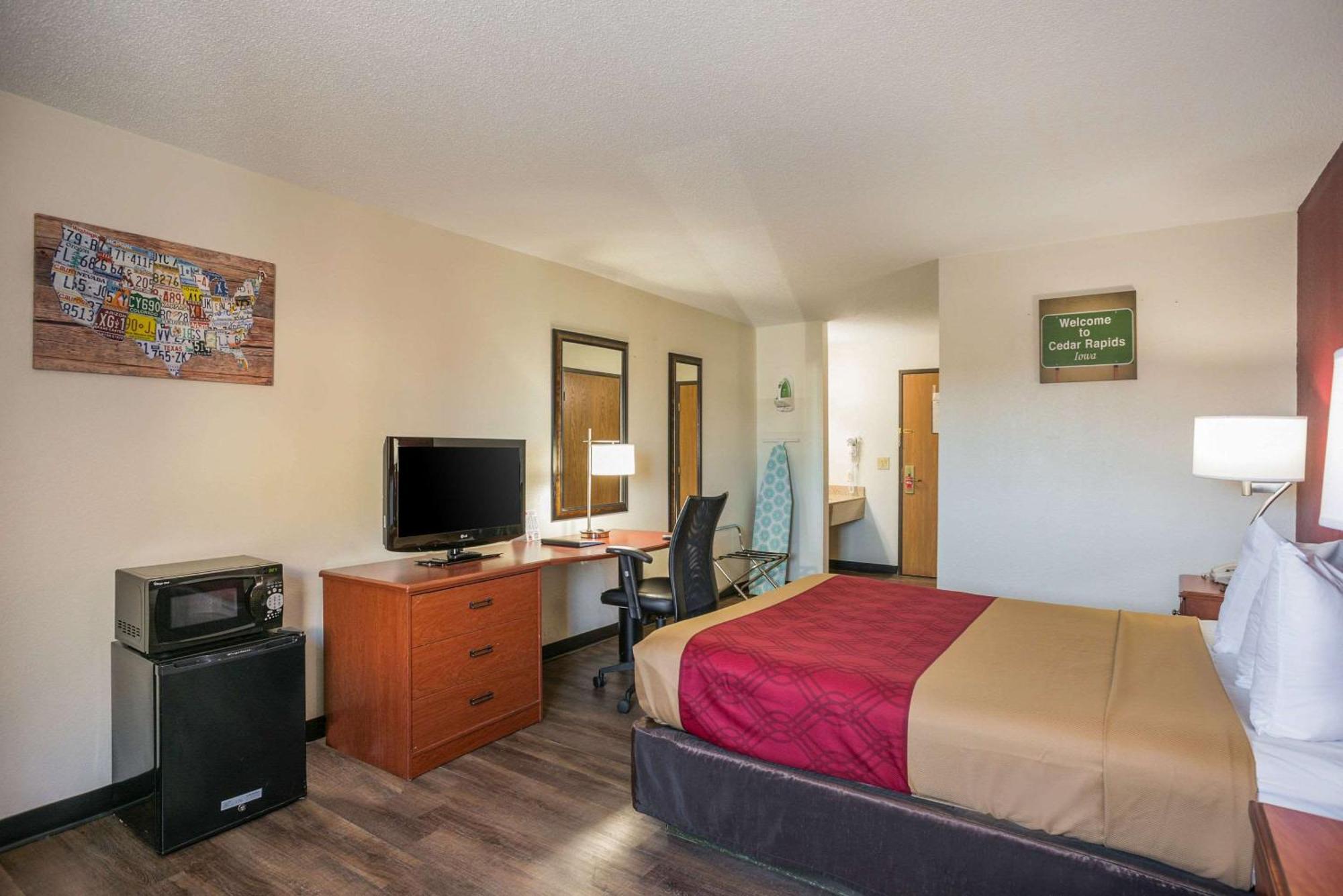 Econo Lodge Сидар-Рапидс Экстерьер фото