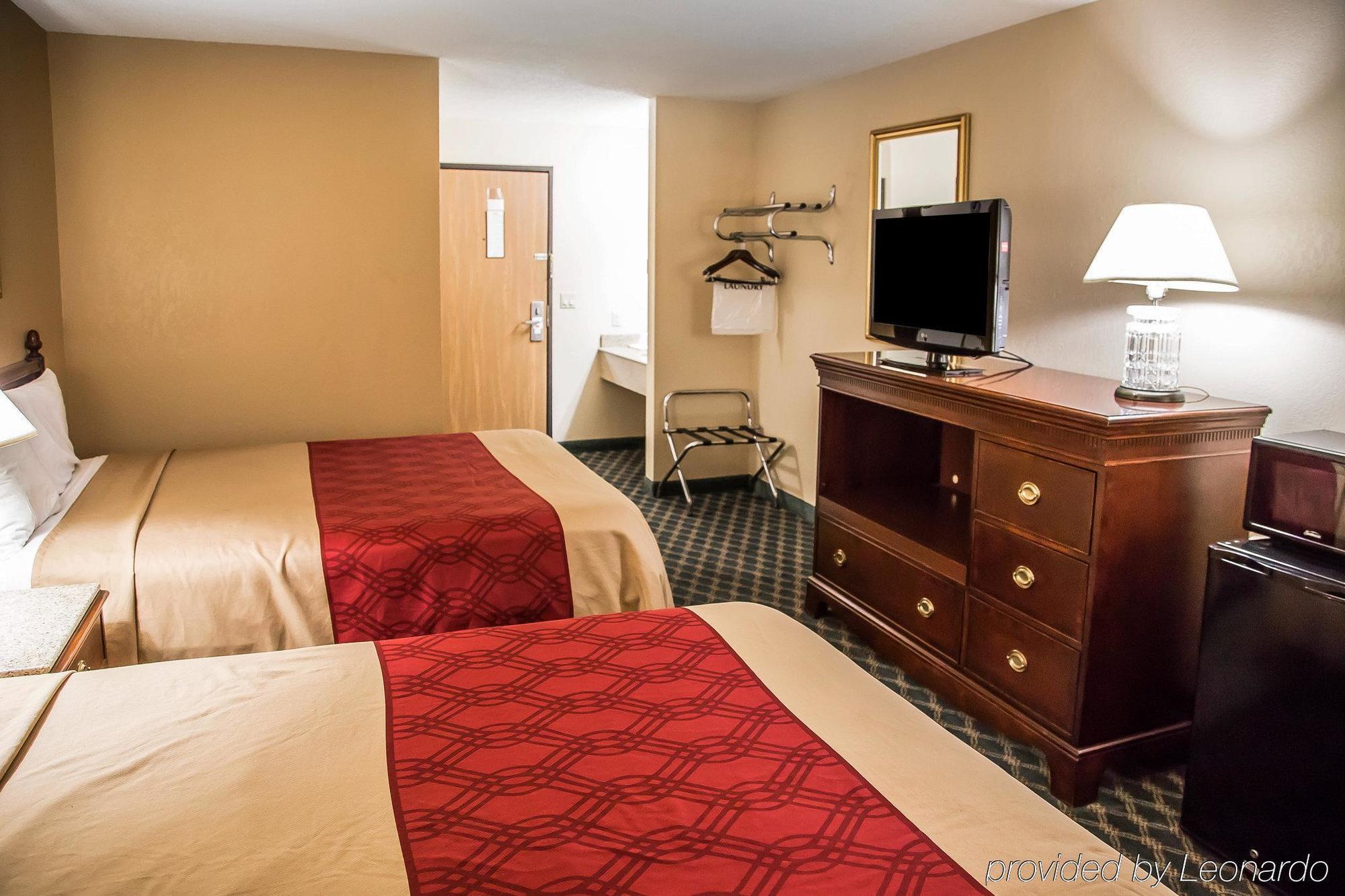 Econo Lodge Сидар-Рапидс Экстерьер фото