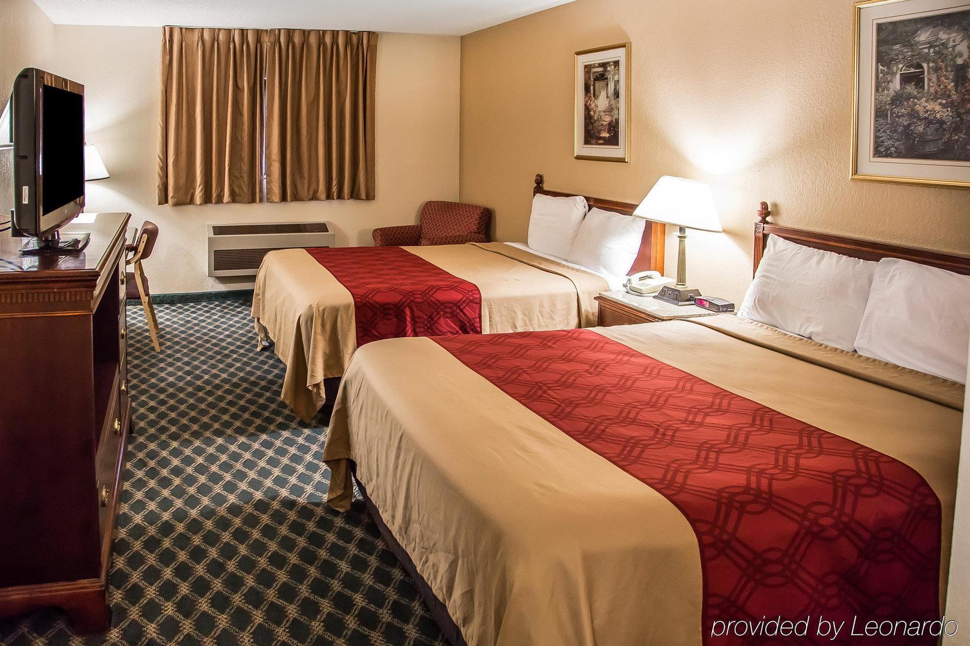 Econo Lodge Сидар-Рапидс Экстерьер фото