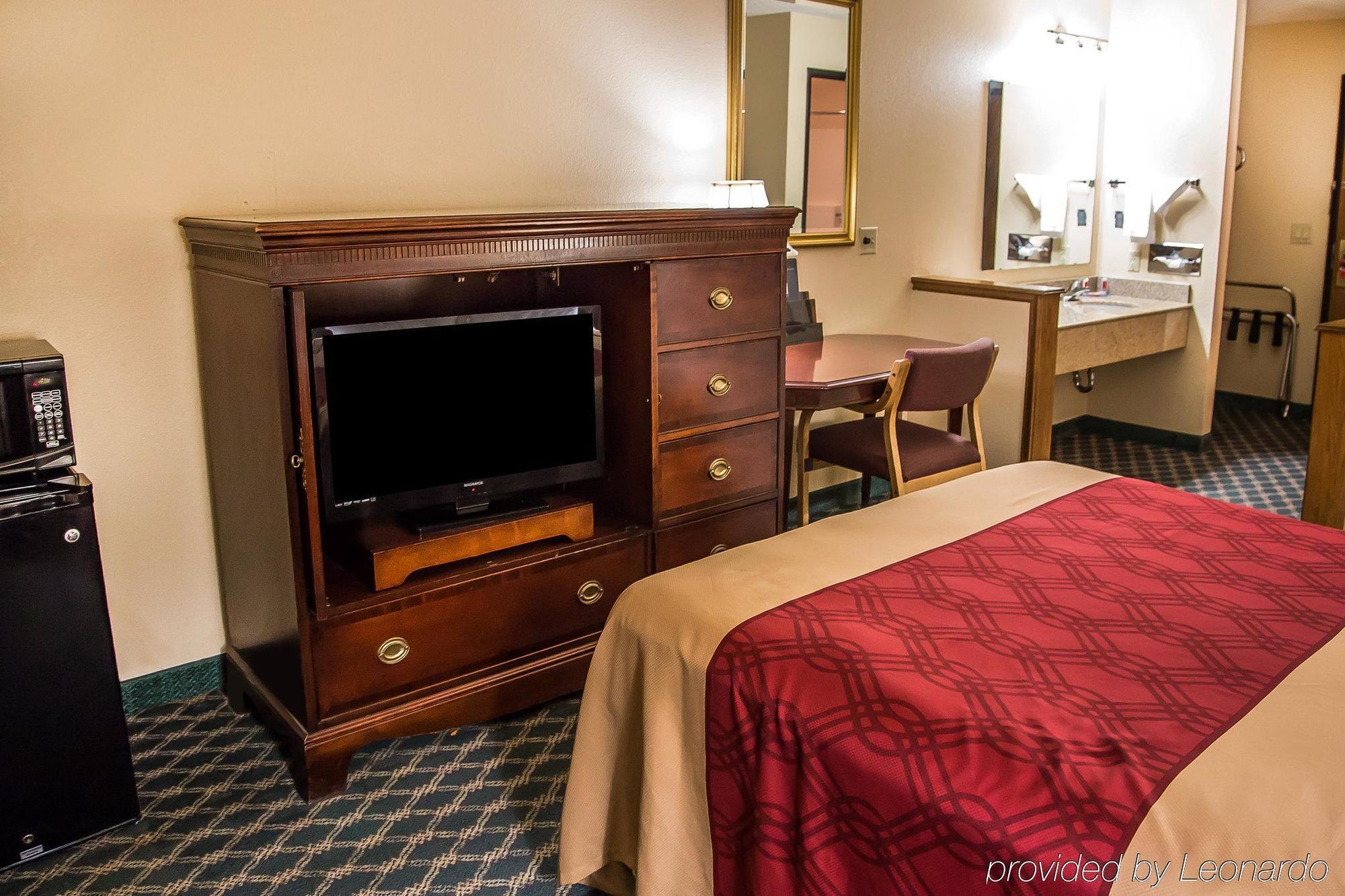 Econo Lodge Сидар-Рапидс Экстерьер фото