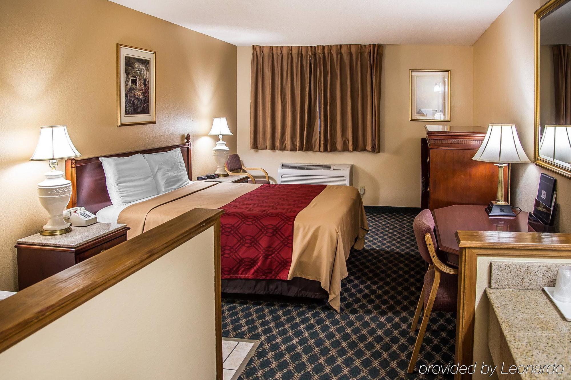 Econo Lodge Сидар-Рапидс Экстерьер фото